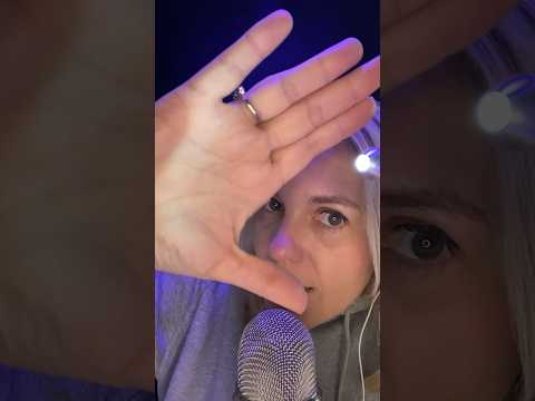ASMR FR / Je te nettoie les oreilles !#shortsasmr #asmrfr #asmr