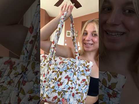 ASMR: What's in my College Bag? 😗👜 #asmr