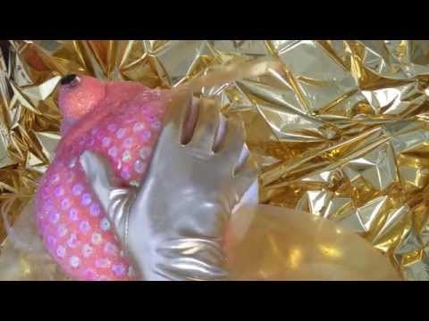 Gloves so shiny (-‿◦☀) ♥ brushing and whisper [[ ASMR ]]