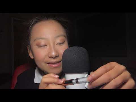 [ASMR] Lipgloss Application (Mouth Sounds)