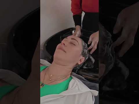 Lavado de cabeza muy económico y relajante #salon #hair #masaje #spa #headmassage #short