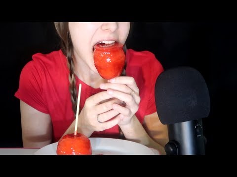 ASMR - COMI MAÇÃ DO AMOR E *DEU RUIM* KKKKKK