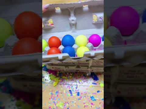 QUEBRANDO OVOS COLORIDOS - ASMR #shorts