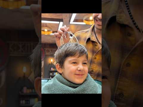 #asmr #barber #mouthwhisper #asmrshorts #barbershop #thebarbersarms #barberasmr