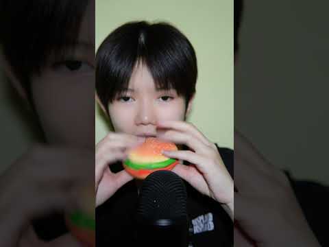 ASMR mukbang hamburger 🍔 #asmr  #relax #hamburg #mukbang