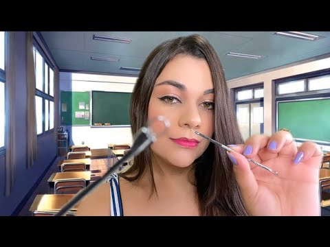 ASMR: AQUELA AMIGA QUE TIRA SEUS CRAVOS NA SALA DE AULA