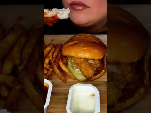 POPEYES GHOST PEPPER WINGS DRENCHED IN RANCH! 🤤#asmreating #mukbang #asmrsounds