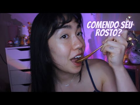 ASMR no seu ROSTO com SPIT PAINTING (mastiga mato, brushing e sons de boca intensos)