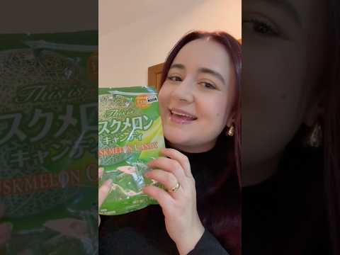 ASMR: PROVANDO BALA JAPONESA DE MELÃO 🍈 #shorts #asmr
