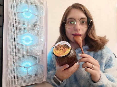 ASMR | Eating Honey (NO TALKING)