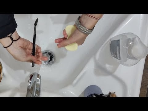 Lofi Asmr cleaning makeup brushes!!! Water running and whispering!!!
