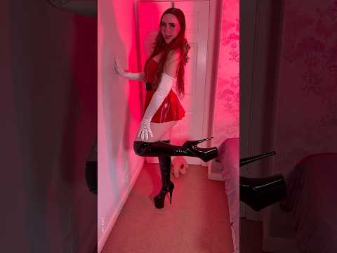 What do you think of my Latex Mrs Claus cosplay this year?❤️🎄 #latex #boots #cosplay #pleaserboots