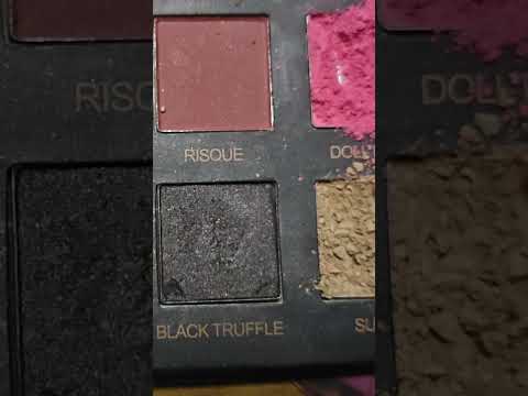 ASMR Destroying Eyeshadow palette #asmr #satisfying #asmranannya #asmrsounds #makeupdestruction