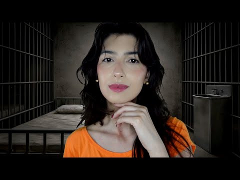 ASMR Presa te arruma para o Réveillon na prisão 👀 (em troca de algo, claro)