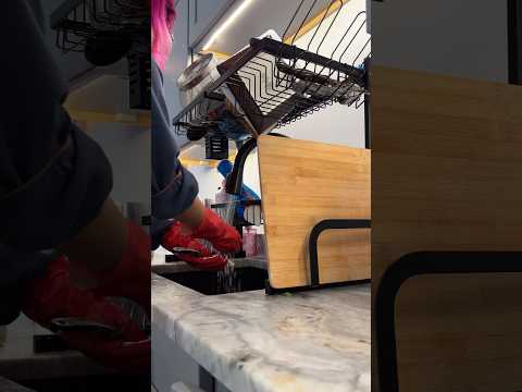 Doing my dishes🫧🧼 #asmr #cleaning #cleanwithme