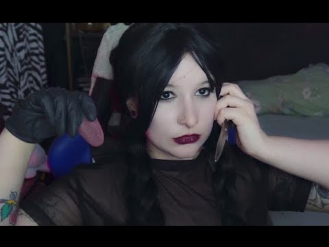 ASMR ROLEPLAY - AUTÓPSIA COM WANDINHA ADDAMS / WEDNESDAY ADDAMS AUTOPSY (SOFT SPOKEN)