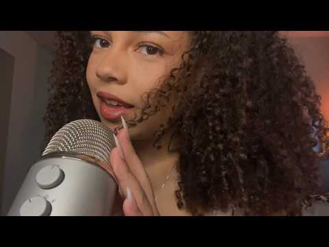 ASMR mouth sounds, kisses, hand movements, & mic scratching 💓