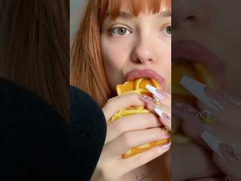 Asmr - silicone waffle | eating sounds #asmr #mouthsounds #asmrsquishy