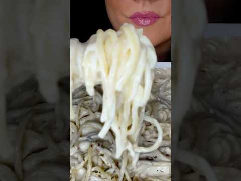 CHICKEN FETTUCCINE ALFREDO #asmr #pasta #summeronshorts