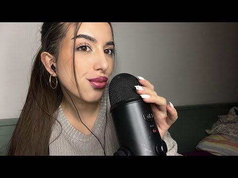 ASMR - Mouth sounds & Hand movements