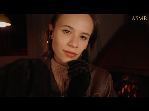 ASMR Tocando o seu ROSTO Enquanto SUSSURO para você DORMIR [LAREIRA REAL 🔥]
