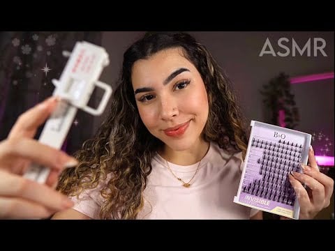 ASMR 🎀 Lash Designer faz seu alongamento de cílios (voz suave)