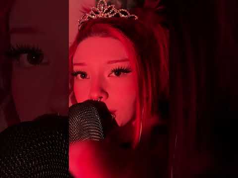 Spit Painting a Spoiled Princess 👑 | ASMR + Gaming Talk SHORT video! #spitpainting #egirl #gamergirl