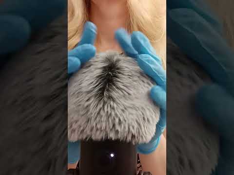 blue gloves