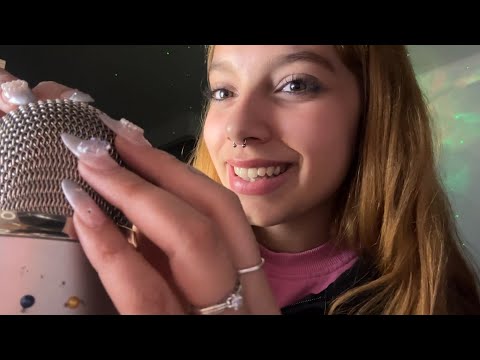 ASMR RASCANDO EL MICRÓFONO CON UÑAS LARGAS 💅| SOFIWI