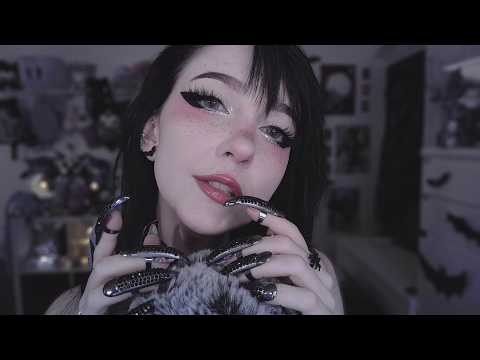 asmr ☾ fluffy mic scratching… WITH CLAWS .𖥔 ‧₊˚