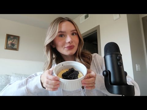 ASMR | eating a protein cheesecake bake with blueberries
