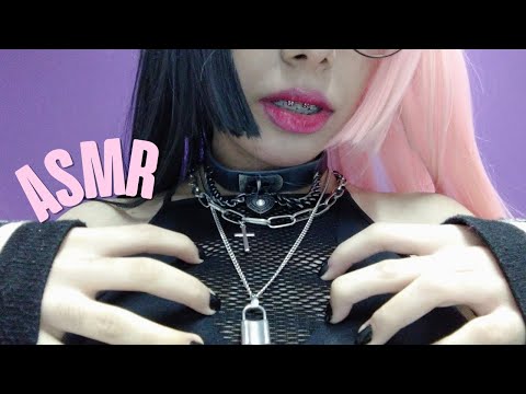 ASMR ARRANHANDO MINHAS ROUPAS | scratching my clothes