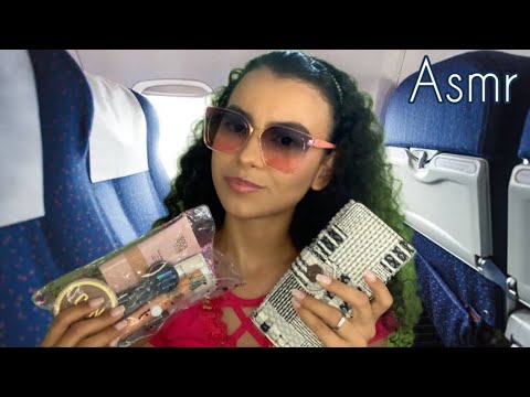 ASMR- É SEU PRIMEIRO VOO ✈️ E SOU SUA COMPANHIA 👋🏽 (MUITOS GATILHOS BONS 😴)