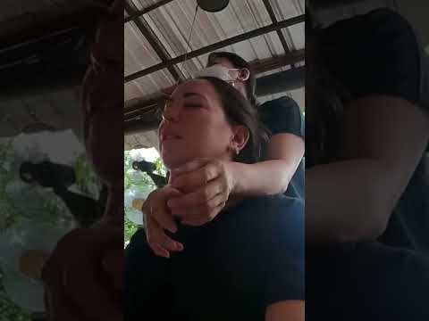 Sufrí con este masaje tailandés de hombros 🥵 #thaimassage #massage #asmr