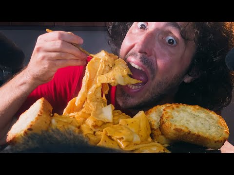 CREAMY Chili Alfredo + Garlic Bread XTRA THICC NOODLES! * asmr mukbang no talking * nomnomsammieboy