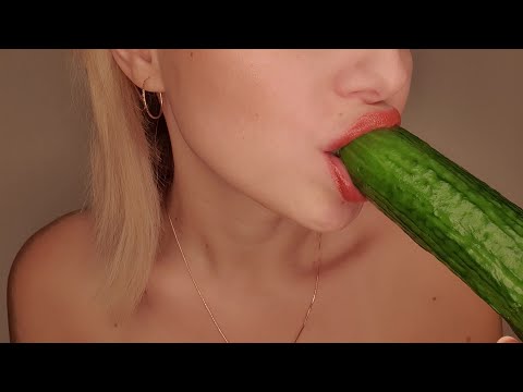 ASMR Watch me Eating a Green Сucumber