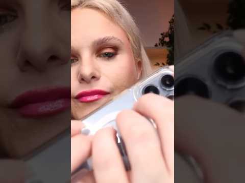 ASMR What's In My Bag #whatsinmybag #asmr #bebravebeyouasmr #asmrtapping #asmrwhisper