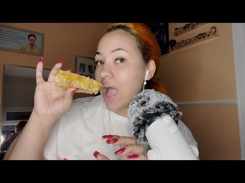 ASMR Eating 'delicious' Honeycomb🍯