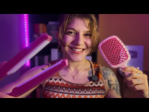 ASMR CABELEIREIRA PRANCHANDO SEU CABELO