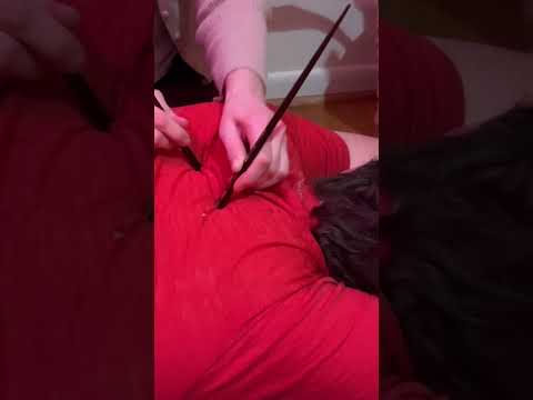 Pressure Point Back Massage #relax #massage #tingles #pressurepoints #backtracing #oddlysatisfying