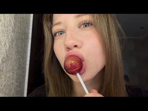ASMR || Unpacking and licking a lollipop 😘🍭