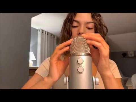 Ambers ASMR: Blue yeti mic sounds tapping + scratching ✨