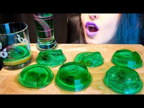 ASMR: Wobbly & Shaky Green Jello + Slimy Worms | Halloween Snack 🎃 ~ Relaxing [No Talking|V] 😻