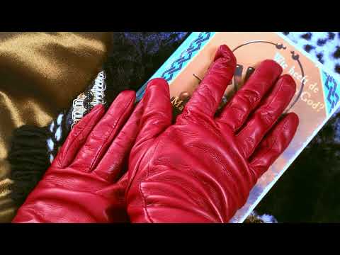LEATHER GLOVES 👉 👄 Reading  in Dutch 🇳🇱  [[ASMR]]