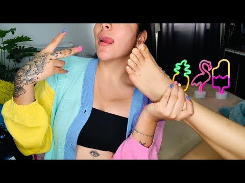 💦🔥 ASMR 👅 T0C4ND0 LOS PIES DE MI HERMAN4 💦🔥