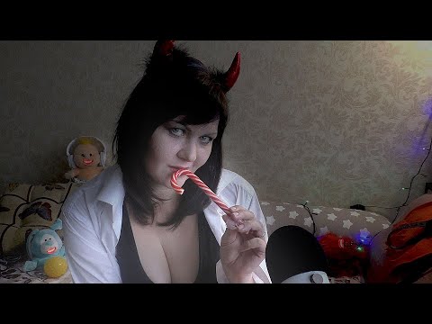 ASMR Christmas LOLLIPOP Close-up. Mouth Sound licking & Whisper  АСМР  звуки рта Неразборчивый шёпот