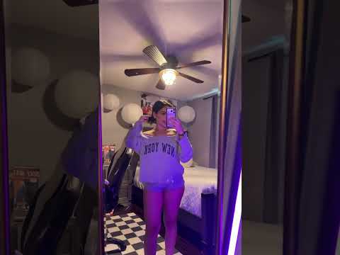 ASMR Tapping On Items In My Room 💜💅🏻