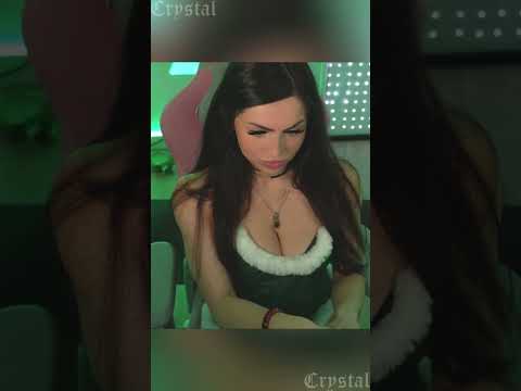 Festive ASMR: Green Christmas Outfit Mic Tapping on Xmas Day! 🎄✨