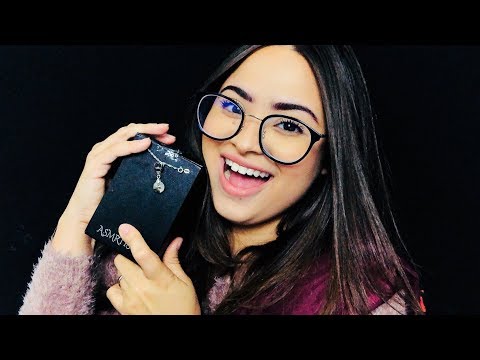 ASMR: O PRIMEIRO BATOM DE ASMR DO MUNDO 🌍(unboxing relaxante)