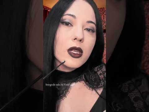 MORTICIA ADDAMS TI DA LA SCOSSA